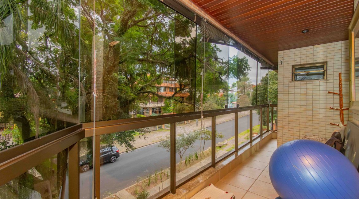 Apartamento à venda com 206m², 3 dormitórios, 3 suítes, 3 vagas, no bairro Cristal em PORTO ALEGRE