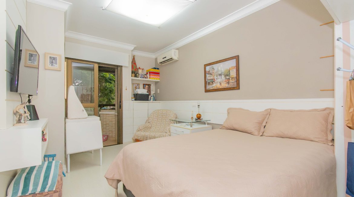 Apartamento à venda com 206m², 3 dormitórios, 3 suítes, 3 vagas, no bairro Cristal em PORTO ALEGRE