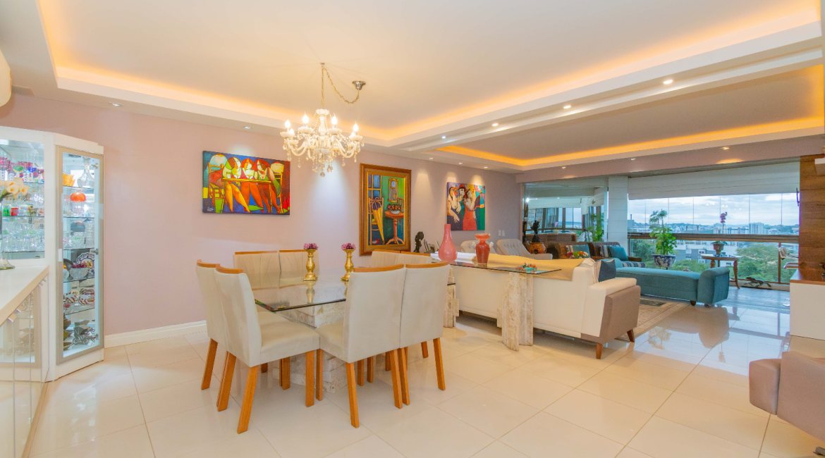 Apartamento à venda com 206m², 3 dormitórios, 3 suítes, 3 vagas, no bairro Cristal em PORTO ALEGRE