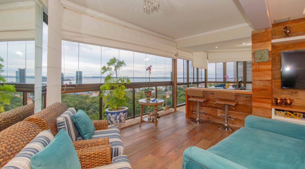 Apartamento à venda com 206m², 3 dormitórios, 3 suítes, 3 vagas, no bairro Cristal em PORTO ALEGRE