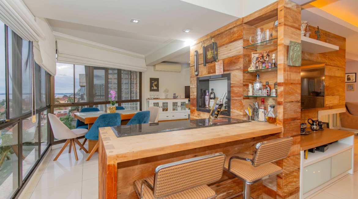 Apartamento à venda com 206m², 3 dormitórios, 3 suítes, 3 vagas, no bairro Cristal em PORTO ALEGRE