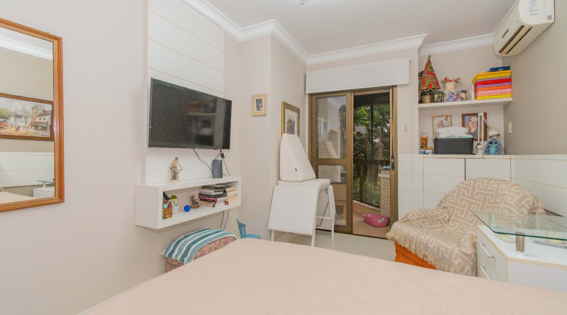 Apartamento à venda com 206m², 3 dormitórios, 3 suítes, 3 vagas, no bairro Cristal em PORTO ALEGRE