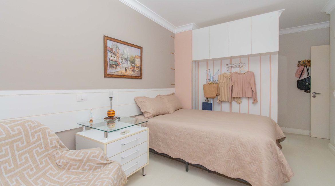 Apartamento à venda com 206m², 3 dormitórios, 3 suítes, 3 vagas, no bairro Cristal em PORTO ALEGRE