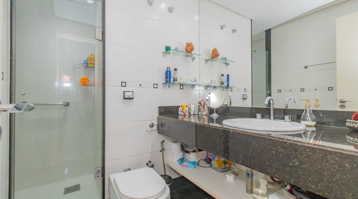 Apartamento à venda com 206m², 3 dormitórios, 3 suítes, 3 vagas, no bairro Cristal em PORTO ALEGRE