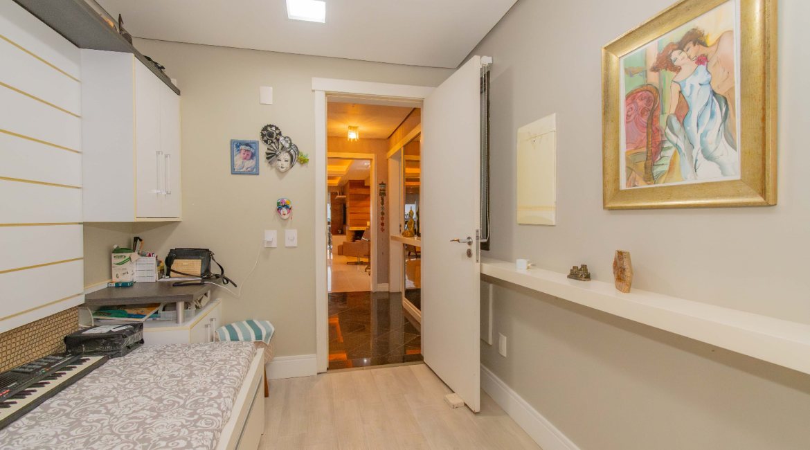 Apartamento à venda com 206m², 3 dormitórios, 3 suítes, 3 vagas, no bairro Cristal em PORTO ALEGRE
