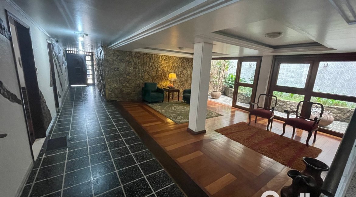 Apartamento à venda com 68m², 2 dormitórios, no bairro Menino Deus em Porto Alegre