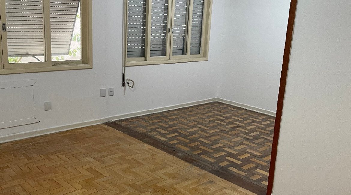 Apartamento à venda com 68m², 2 dormitórios, no bairro Menino Deus em Porto Alegre