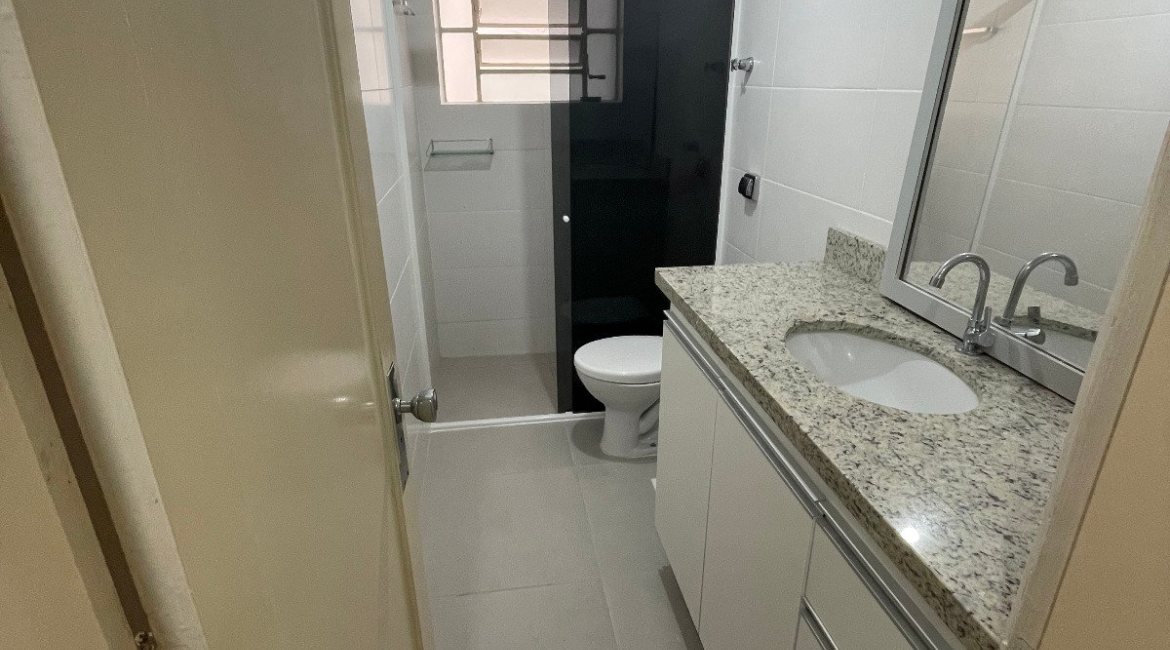 Apartamento à venda com 68m², 2 dormitórios, no bairro Menino Deus em Porto Alegre