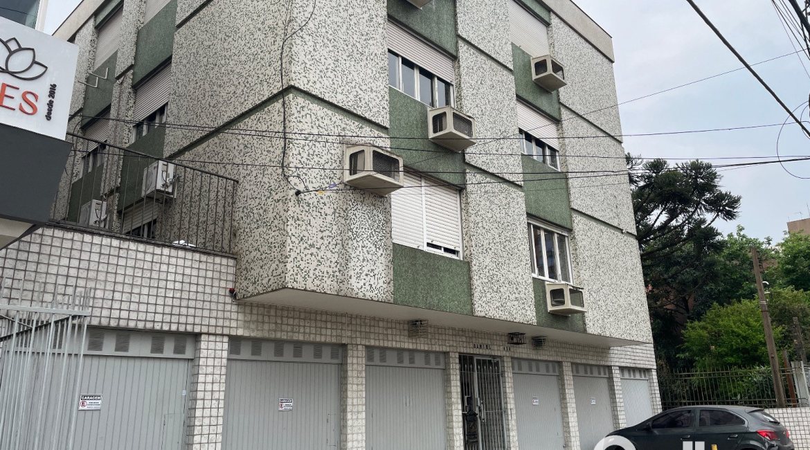Apartamento à venda com 68m², 2 dormitórios, no bairro Menino Deus em Porto Alegre