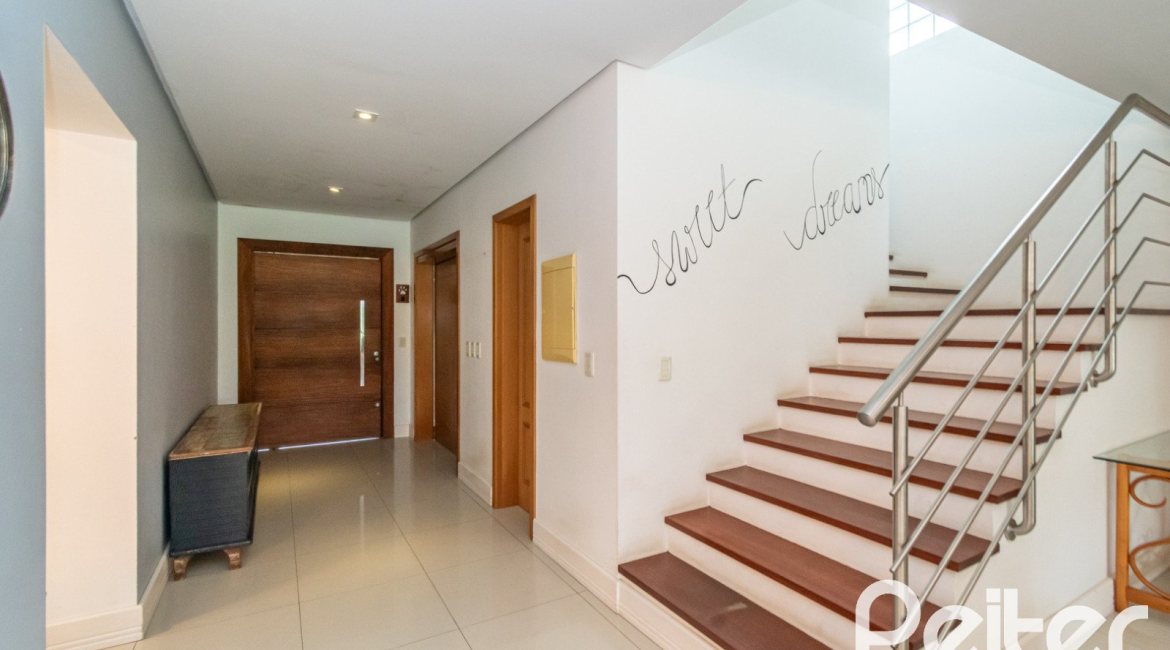 Casa em Condomínio à venda com 333m², 3 dormitórios, 3 suítes, 4 vagas, no bairro Terra Ville em PORTO ALEGRE