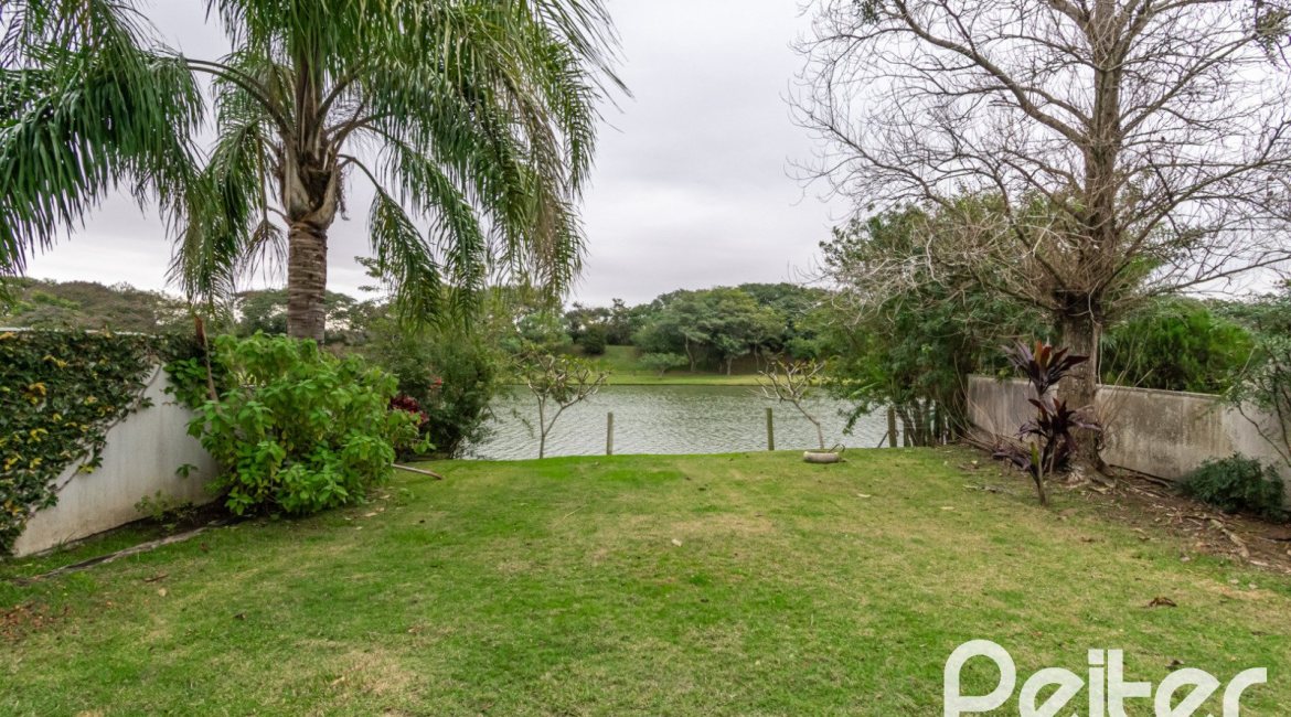 Casa em Condomínio à venda com 333m², 3 dormitórios, 3 suítes, 4 vagas, no bairro Terra Ville em PORTO ALEGRE