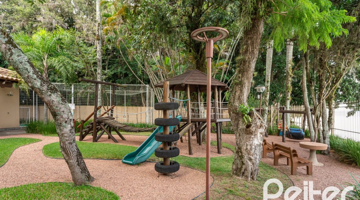 Casa em Condomínio à venda com 380m², 4 dormitórios, 2 suítes, 3 vagas, no bairro Tristeza em PORTO ALEGRE