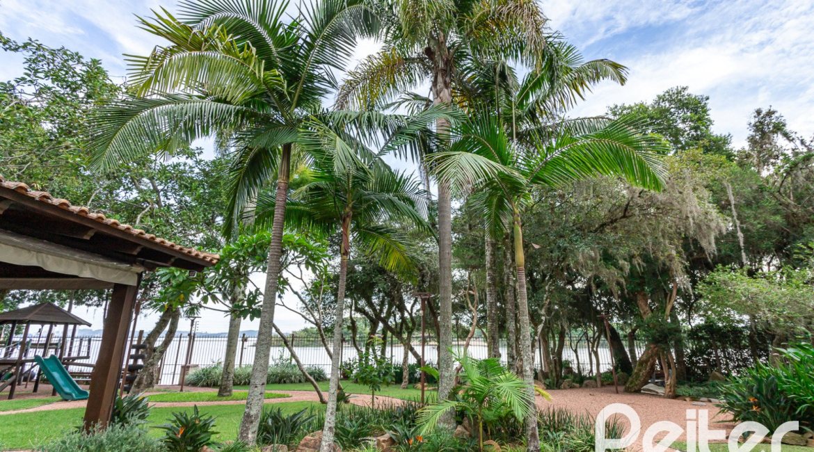 Casa em Condomínio à venda com 380m², 4 dormitórios, 2 suítes, 3 vagas, no bairro Tristeza em PORTO ALEGRE