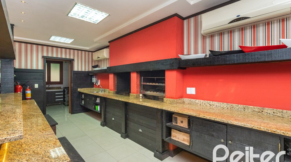 Casa em Condomínio à venda com 380m², 4 dormitórios, 2 suítes, 3 vagas, no bairro Tristeza em PORTO ALEGRE