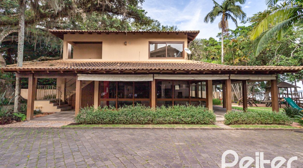 Casa em Condomínio à venda com 380m², 4 dormitórios, 2 suítes, 3 vagas, no bairro Tristeza em PORTO ALEGRE