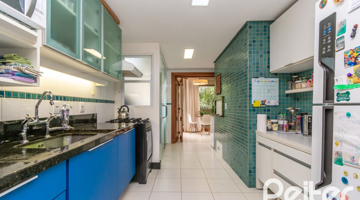 Apartamento à venda com 154m², 3 dormitórios, 1 suíte, 3 vagas, no bairro Tristeza em PORTO ALEGRE