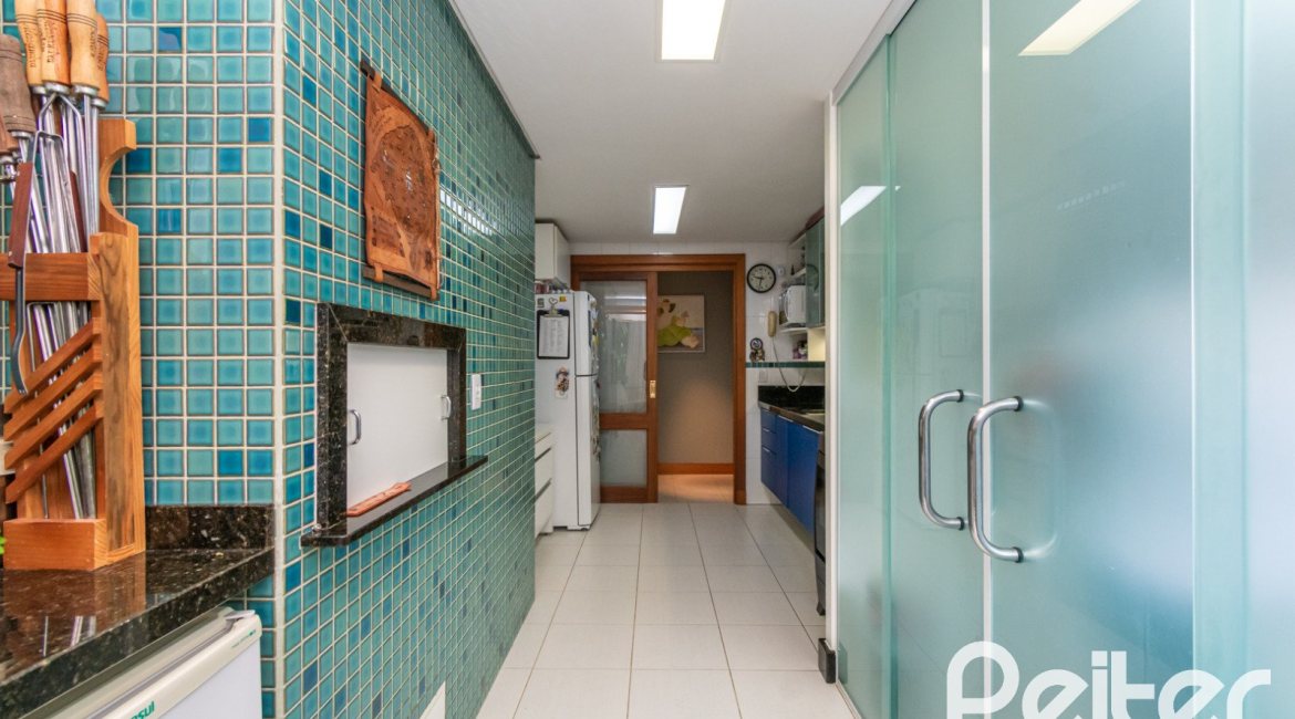 Apartamento à venda com 154m², 3 dormitórios, 1 suíte, 3 vagas, no bairro Tristeza em PORTO ALEGRE