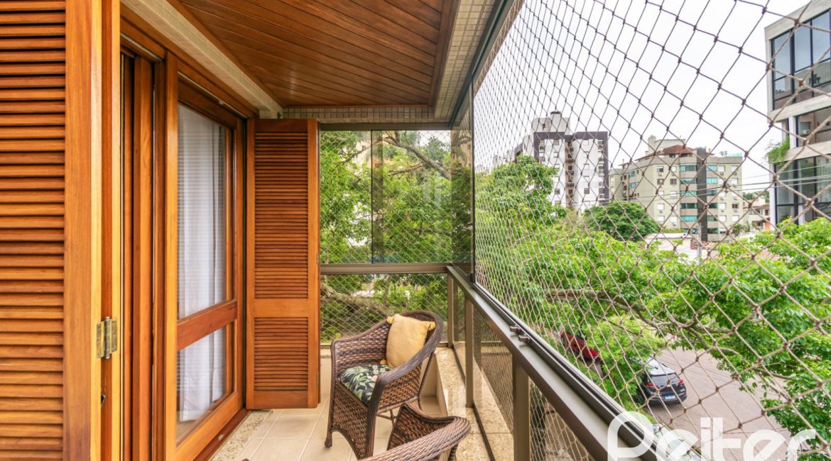 Apartamento à venda com 154m², 3 dormitórios, 1 suíte, 3 vagas, no bairro Tristeza em PORTO ALEGRE