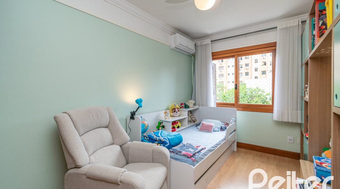Apartamento à venda com 154m², 3 dormitórios, 1 suíte, 3 vagas, no bairro Tristeza em PORTO ALEGRE