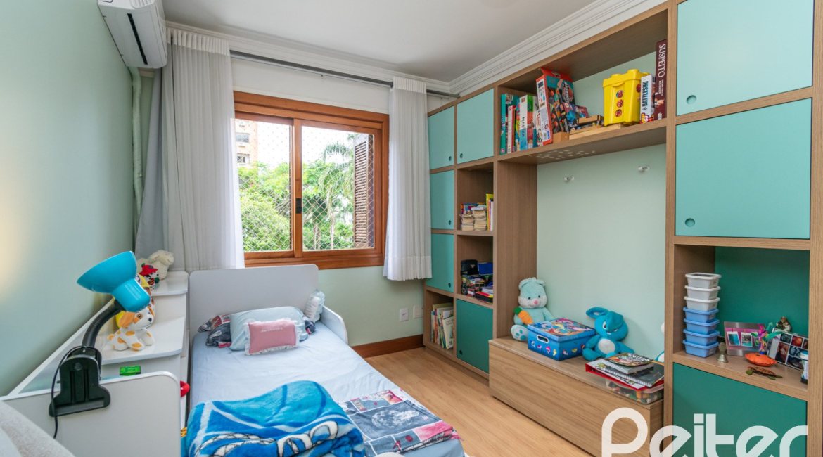 Apartamento à venda com 154m², 3 dormitórios, 1 suíte, 3 vagas, no bairro Tristeza em PORTO ALEGRE