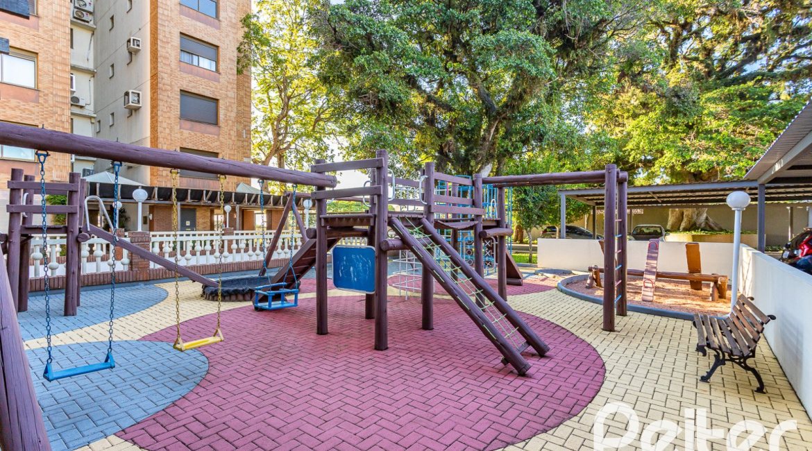 Apartamento à venda com 94m², 3 dormitórios, 1 suíte, 2 vagas, no bairro Tristeza em PORTO ALEGRE