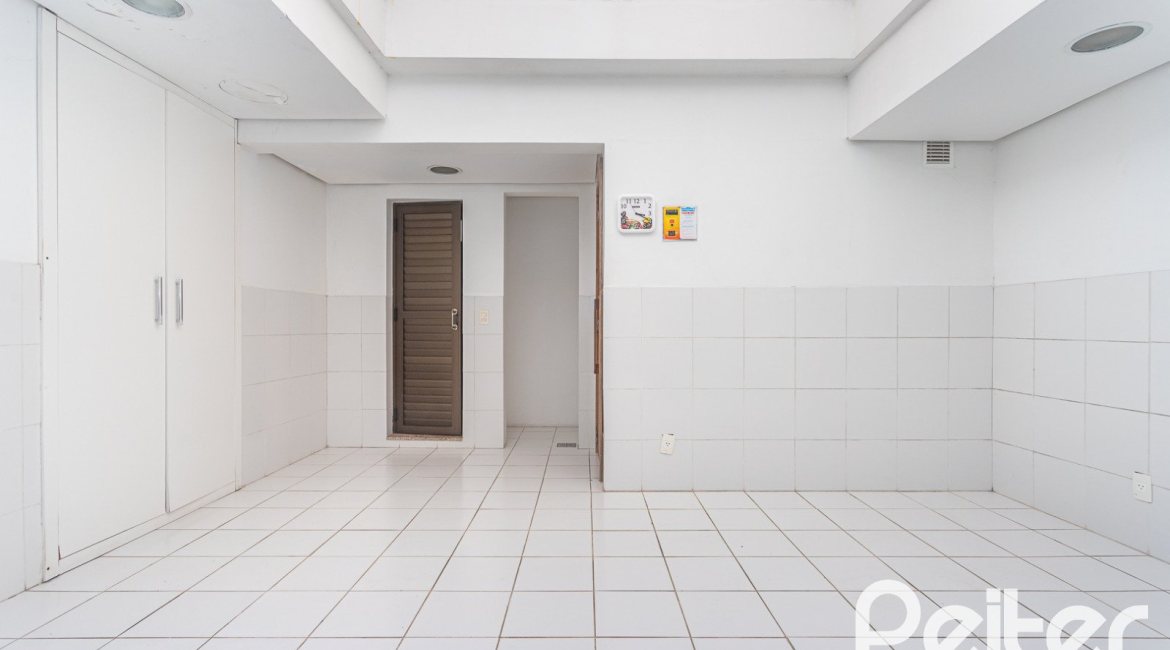 Apartamento à venda com 94m², 3 dormitórios, 1 suíte, 2 vagas, no bairro Tristeza em PORTO ALEGRE