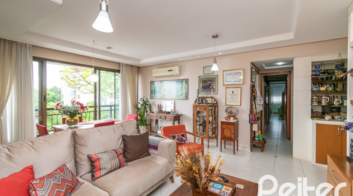 Apartamento à venda com 94m², 3 dormitórios, 1 suíte, 2 vagas, no bairro Tristeza em PORTO ALEGRE