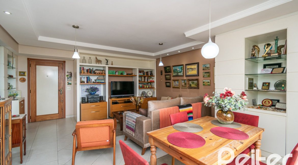 Apartamento à venda com 94m², 3 dormitórios, 1 suíte, 2 vagas, no bairro Tristeza em PORTO ALEGRE