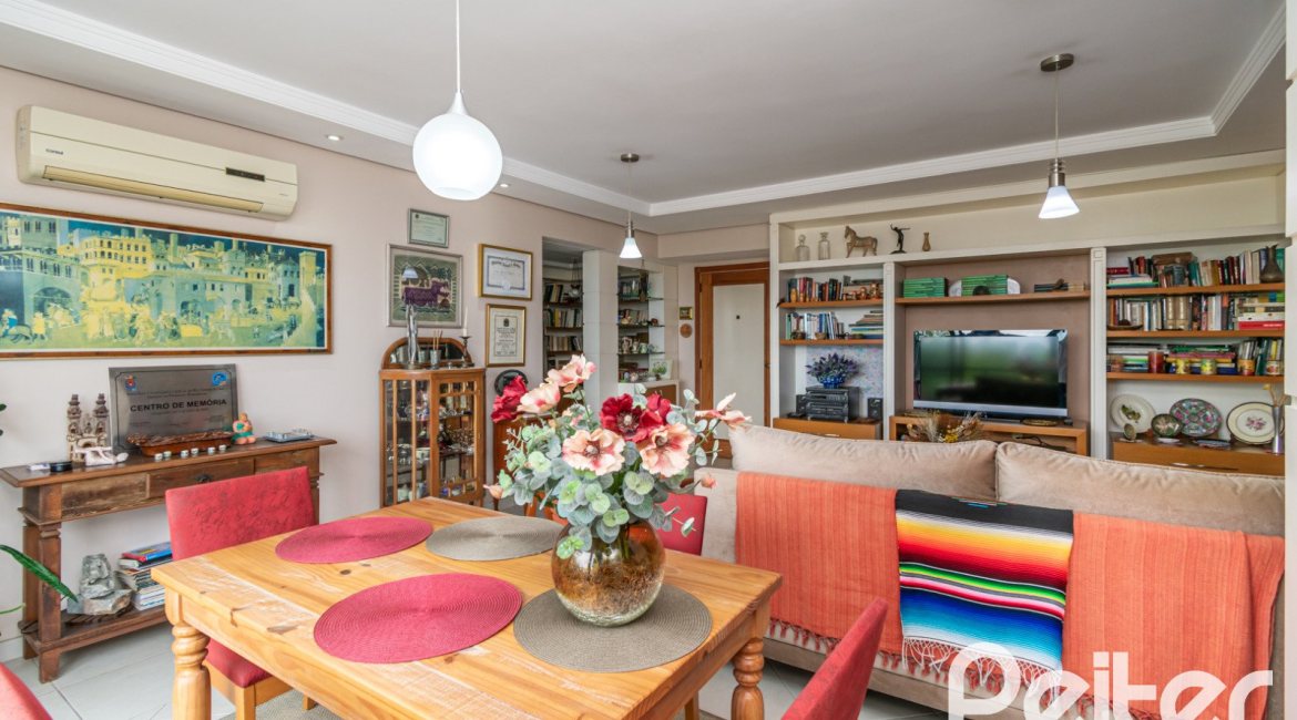 Apartamento à venda com 94m², 3 dormitórios, 1 suíte, 2 vagas, no bairro Tristeza em PORTO ALEGRE