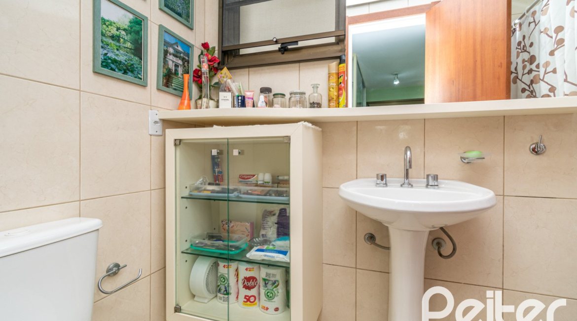 Apartamento à venda com 94m², 3 dormitórios, 1 suíte, 2 vagas, no bairro Tristeza em PORTO ALEGRE