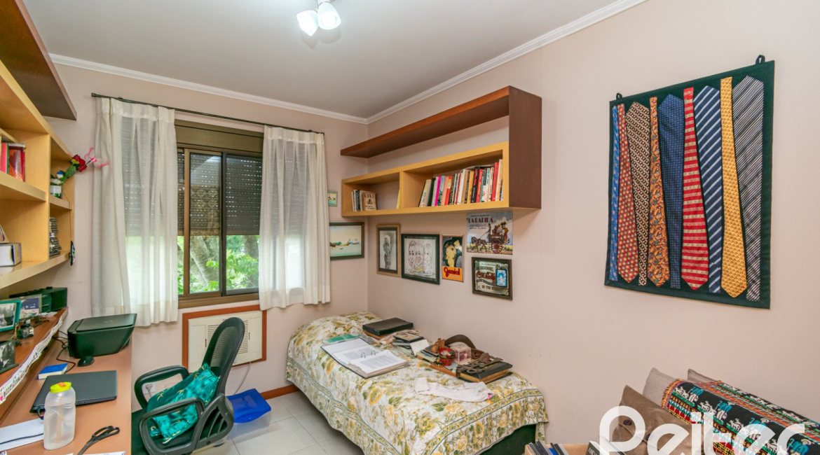 Apartamento à venda com 94m², 3 dormitórios, 1 suíte, 2 vagas, no bairro Tristeza em PORTO ALEGRE