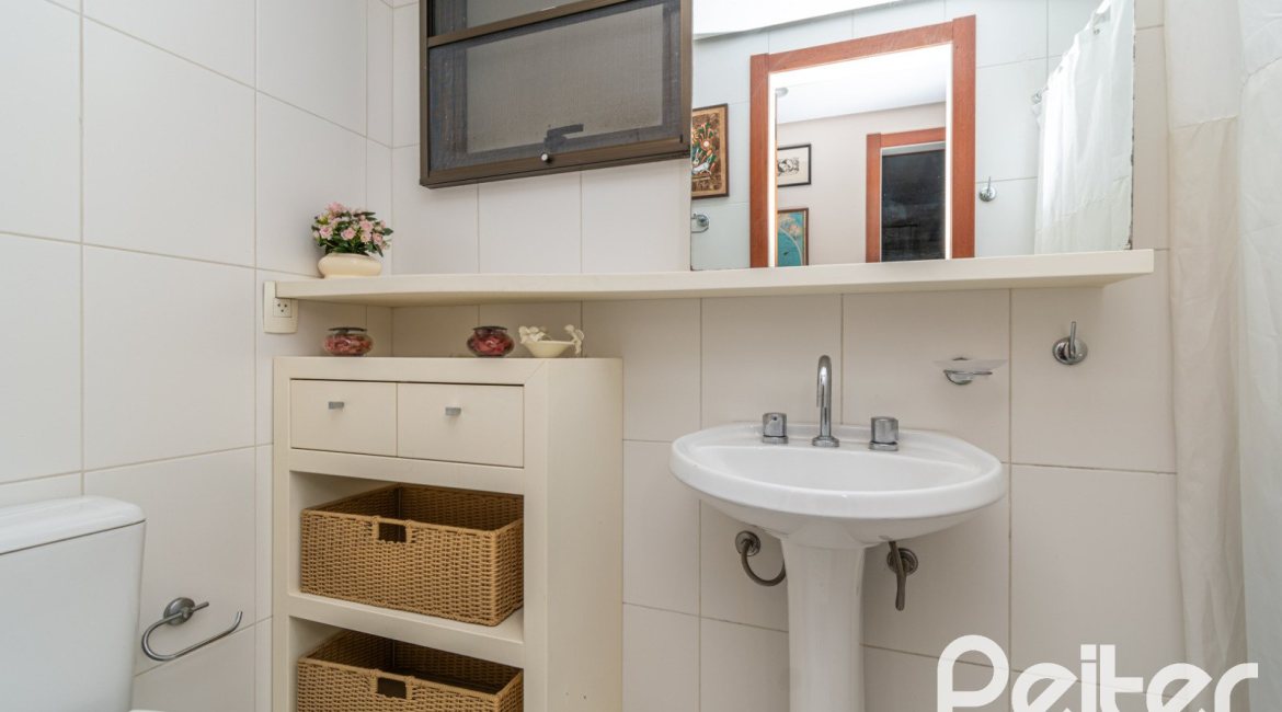 Apartamento à venda com 94m², 3 dormitórios, 1 suíte, 2 vagas, no bairro Tristeza em PORTO ALEGRE