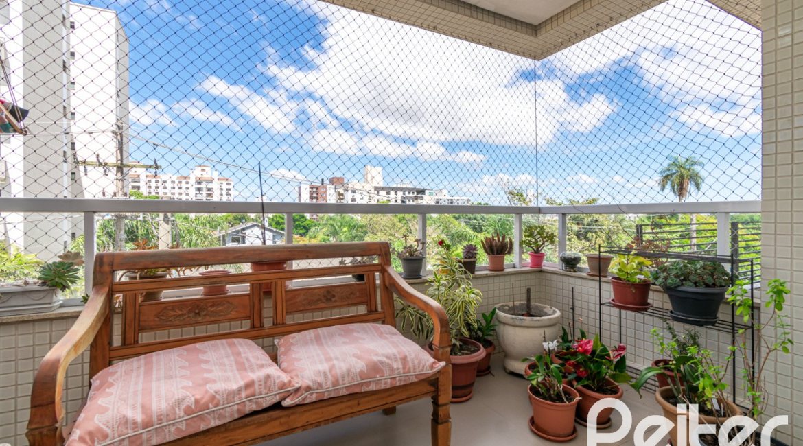 Apartamento à venda com 152m², 3 dormitórios, 1 suíte, 2 vagas, no bairro Tristeza em PORTO ALEGRE