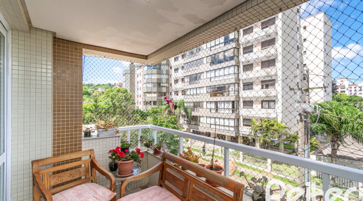 Apartamento à venda com 152m², 3 dormitórios, 1 suíte, 2 vagas, no bairro Tristeza em PORTO ALEGRE