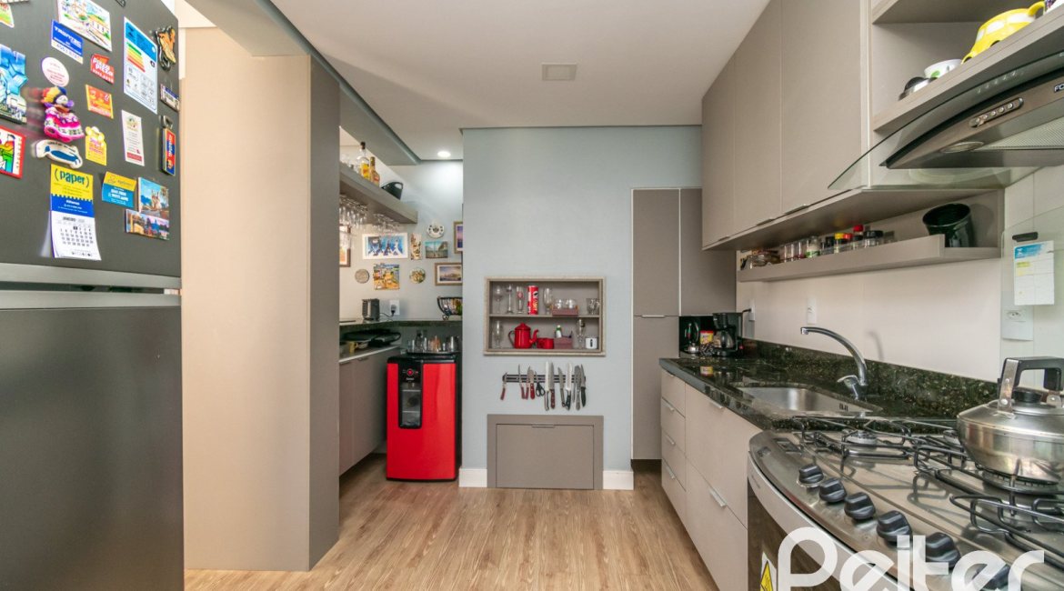 Apartamento à venda com 152m², 3 dormitórios, 1 suíte, 2 vagas, no bairro Tristeza em PORTO ALEGRE