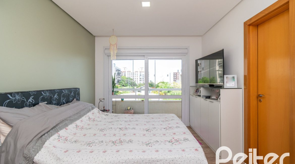 Apartamento à venda com 152m², 3 dormitórios, 1 suíte, 2 vagas, no bairro Tristeza em PORTO ALEGRE