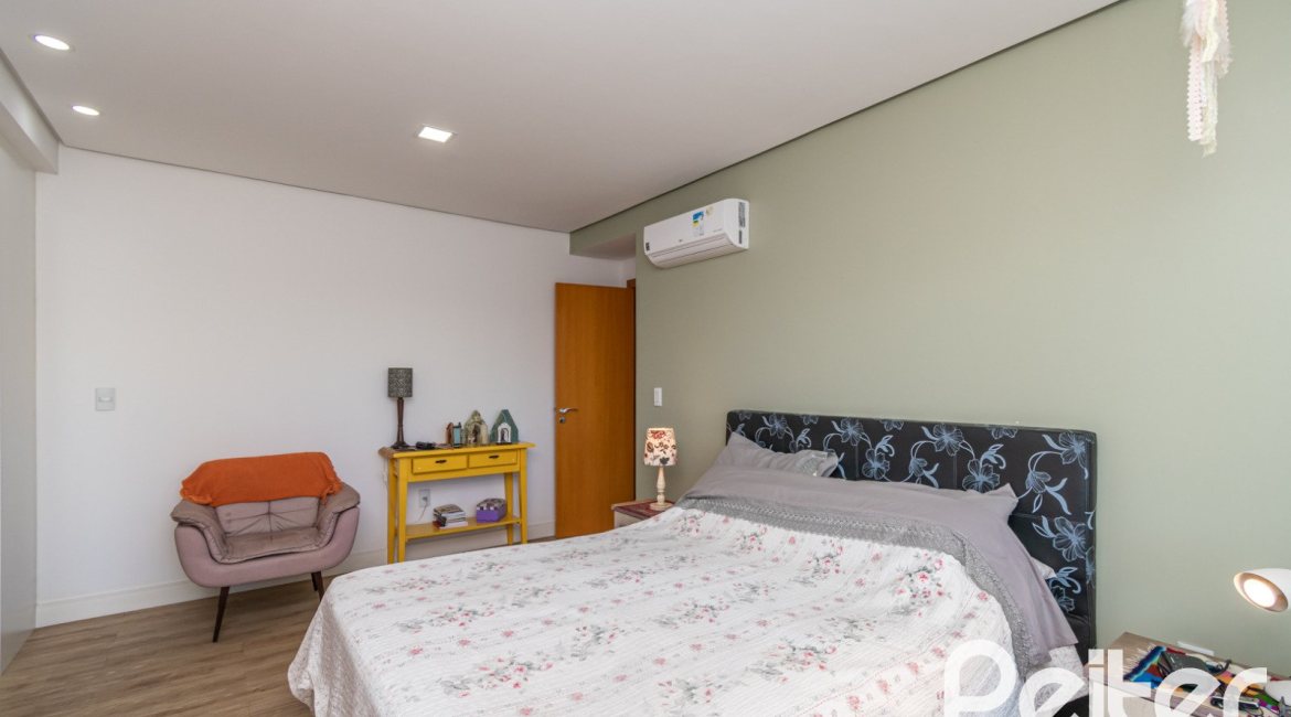 Apartamento à venda com 152m², 3 dormitórios, 1 suíte, 2 vagas, no bairro Tristeza em PORTO ALEGRE