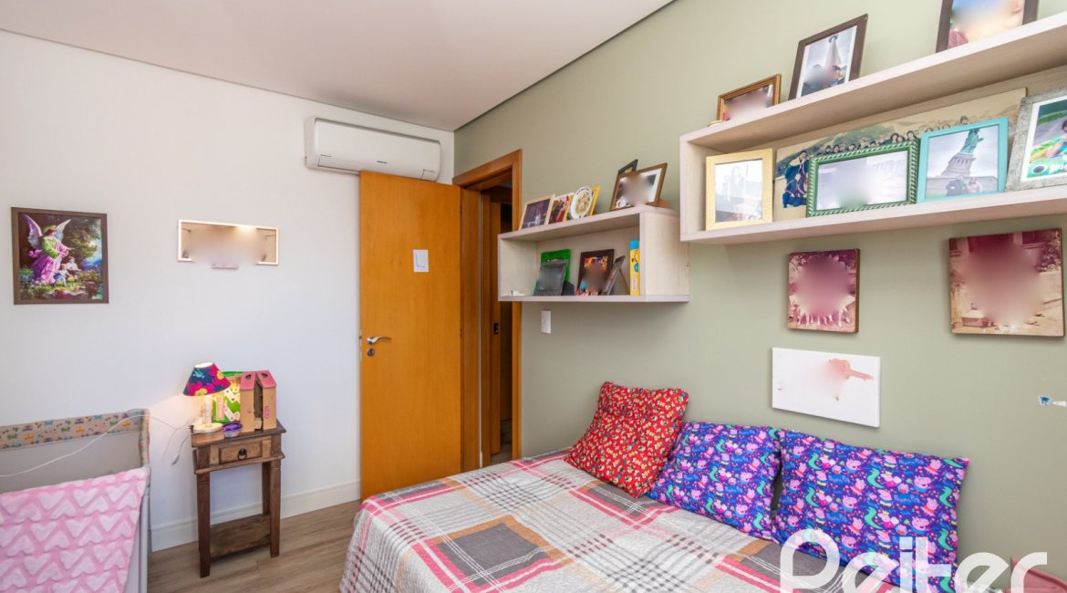 Apartamento à venda com 152m², 3 dormitórios, 1 suíte, 2 vagas, no bairro Tristeza em PORTO ALEGRE
