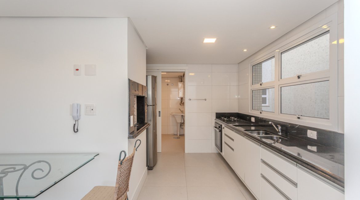 Apartamento à venda com 133m², 3 dormitórios, 3 suítes, 2 vagas, no bairro Tristeza em PORTO ALEGRE