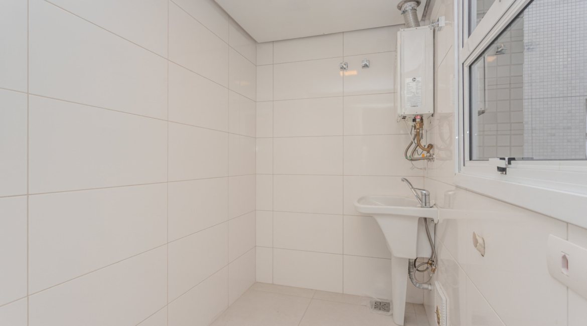 Apartamento à venda com 133m², 3 dormitórios, 3 suítes, 2 vagas, no bairro Tristeza em PORTO ALEGRE
