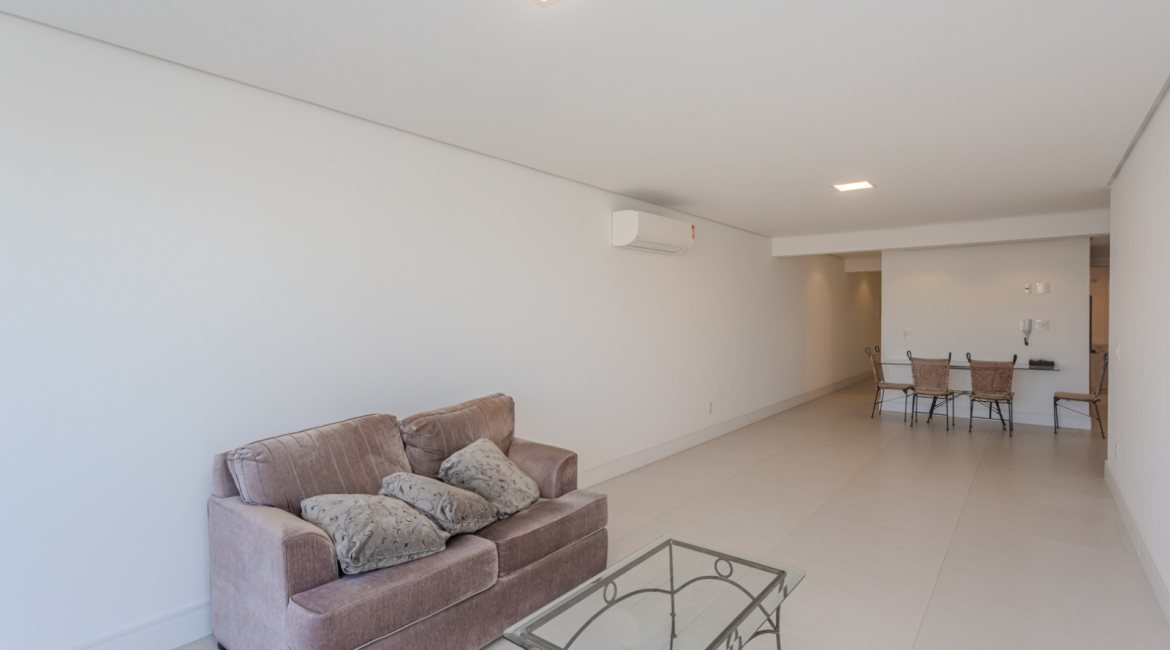 Apartamento à venda com 133m², 3 dormitórios, 3 suítes, 2 vagas, no bairro Tristeza em PORTO ALEGRE