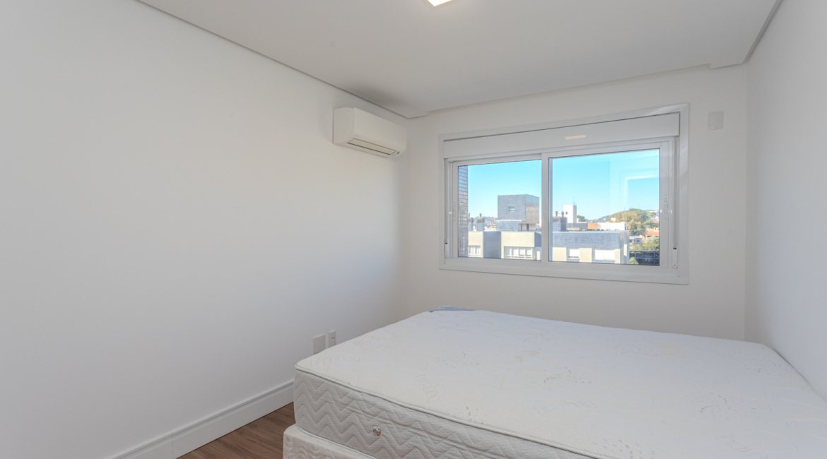 Apartamento à venda com 133m², 3 dormitórios, 3 suítes, 2 vagas, no bairro Tristeza em PORTO ALEGRE
