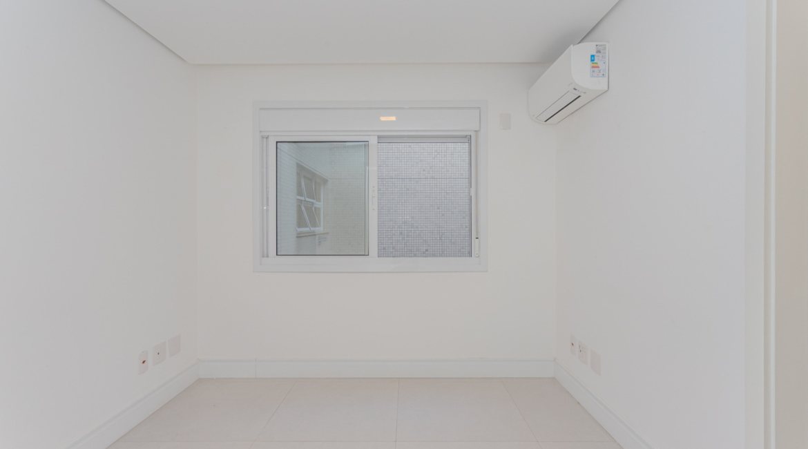 Apartamento à venda com 133m², 3 dormitórios, 3 suítes, 2 vagas, no bairro Tristeza em PORTO ALEGRE