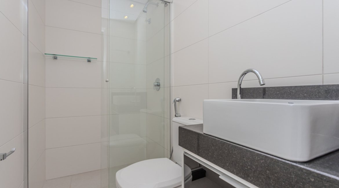 Apartamento à venda com 133m², 3 dormitórios, 3 suítes, 2 vagas, no bairro Tristeza em PORTO ALEGRE