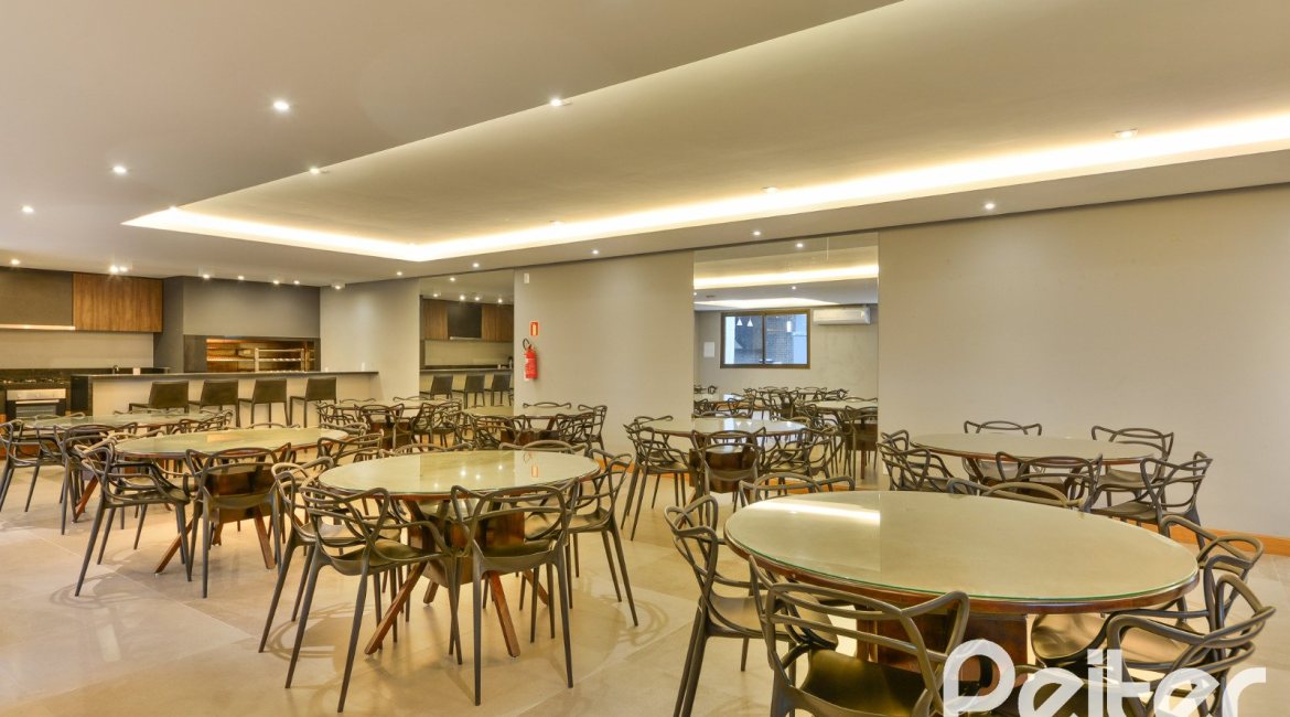 Apartamento à venda com 154m², 3 dormitórios, 1 suíte, 4 vagas, no bairro Tristeza em PORTO ALEGRE