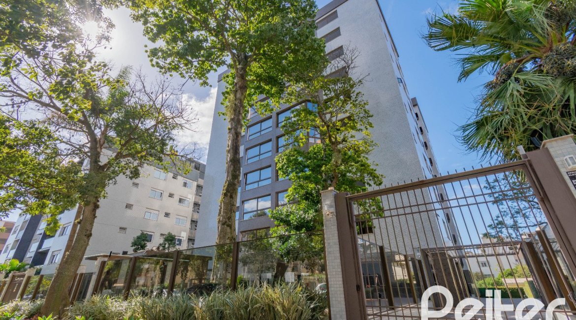 Apartamento à venda com 154m², 3 dormitórios, 1 suíte, 4 vagas, no bairro Tristeza em PORTO ALEGRE