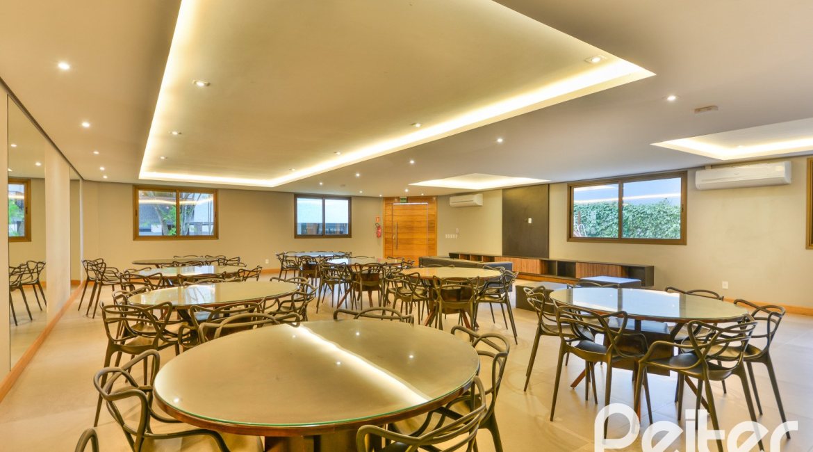 Apartamento à venda com 154m², 3 dormitórios, 1 suíte, 4 vagas, no bairro Tristeza em PORTO ALEGRE