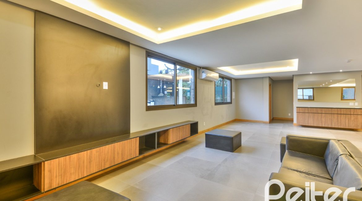 Apartamento à venda com 154m², 3 dormitórios, 1 suíte, 4 vagas, no bairro Tristeza em PORTO ALEGRE