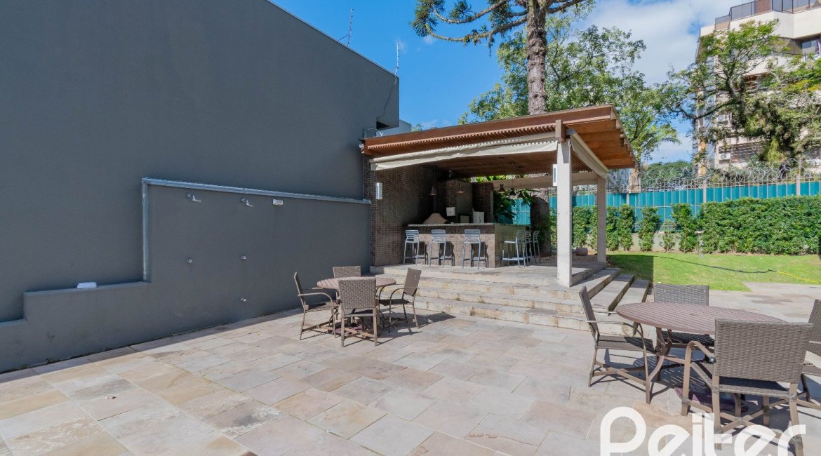 Apartamento à venda com 154m², 3 dormitórios, 1 suíte, 4 vagas, no bairro Tristeza em PORTO ALEGRE