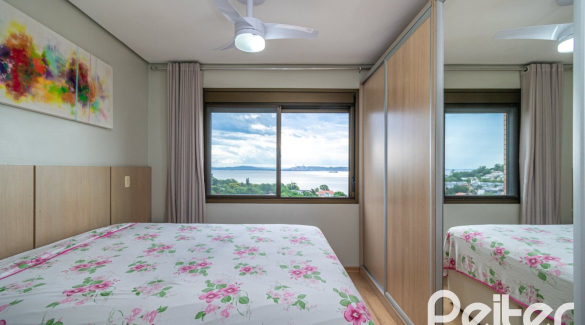 Cobertura à venda com 175m², 3 dormitórios, 1 suíte, 3 vagas, no bairro Tristeza em Porto Alegre